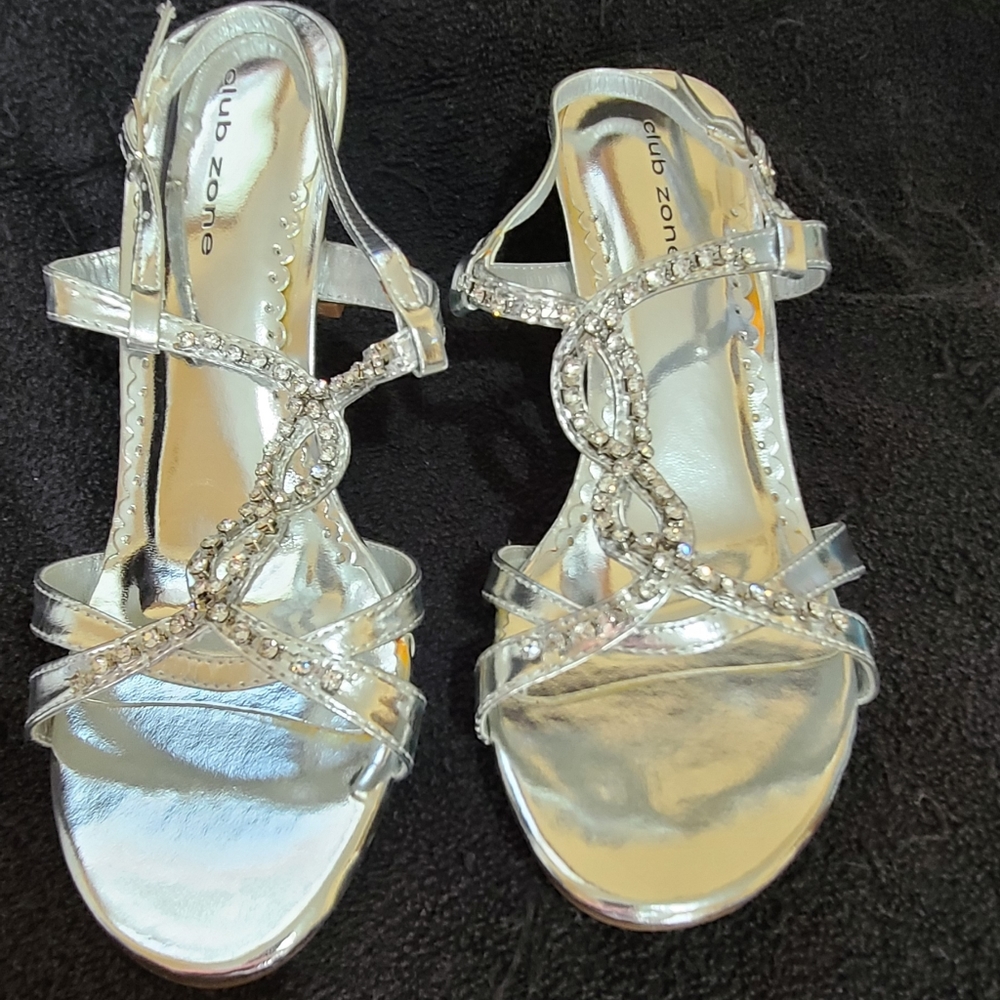 Club Zone‎ Sandals